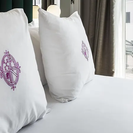 One Shot Conde Torrejon Hotel 4*