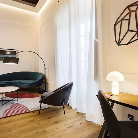 One Shot Conde Torrejon Hotel Seville